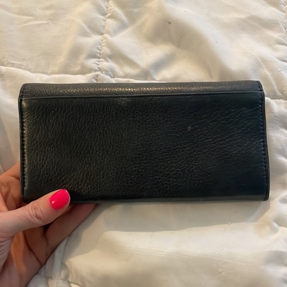 Tory Burch - Picture 3 of 5